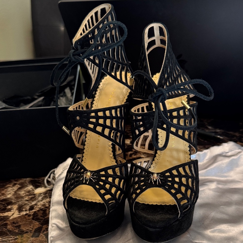 Giuseppe Zanotti Vintage
150mm suede heeled pumps